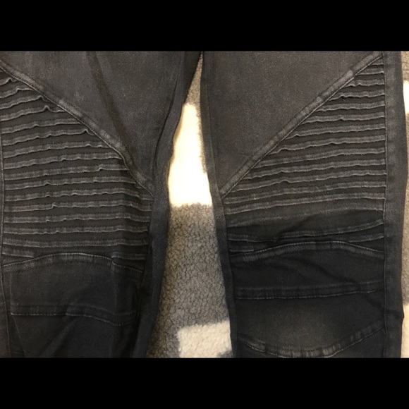 Super soft and stretchy moto leggings - Picture 5 of 6